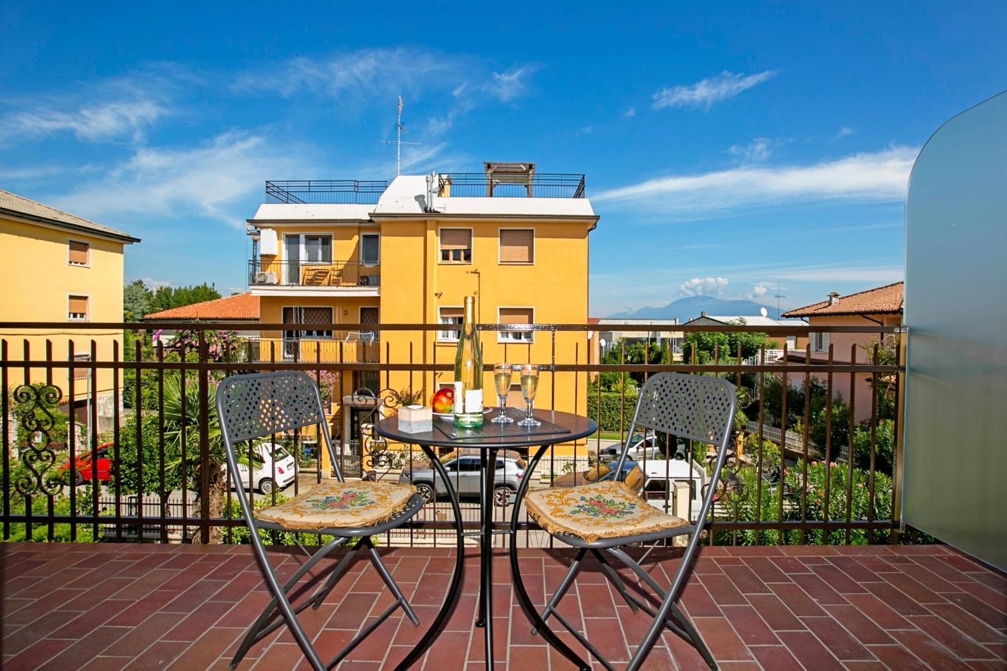 Villa Mimosa - Appartamento 2 - Happy Rentals Дезенцано-дель-Гарда Екстер'єр фото
