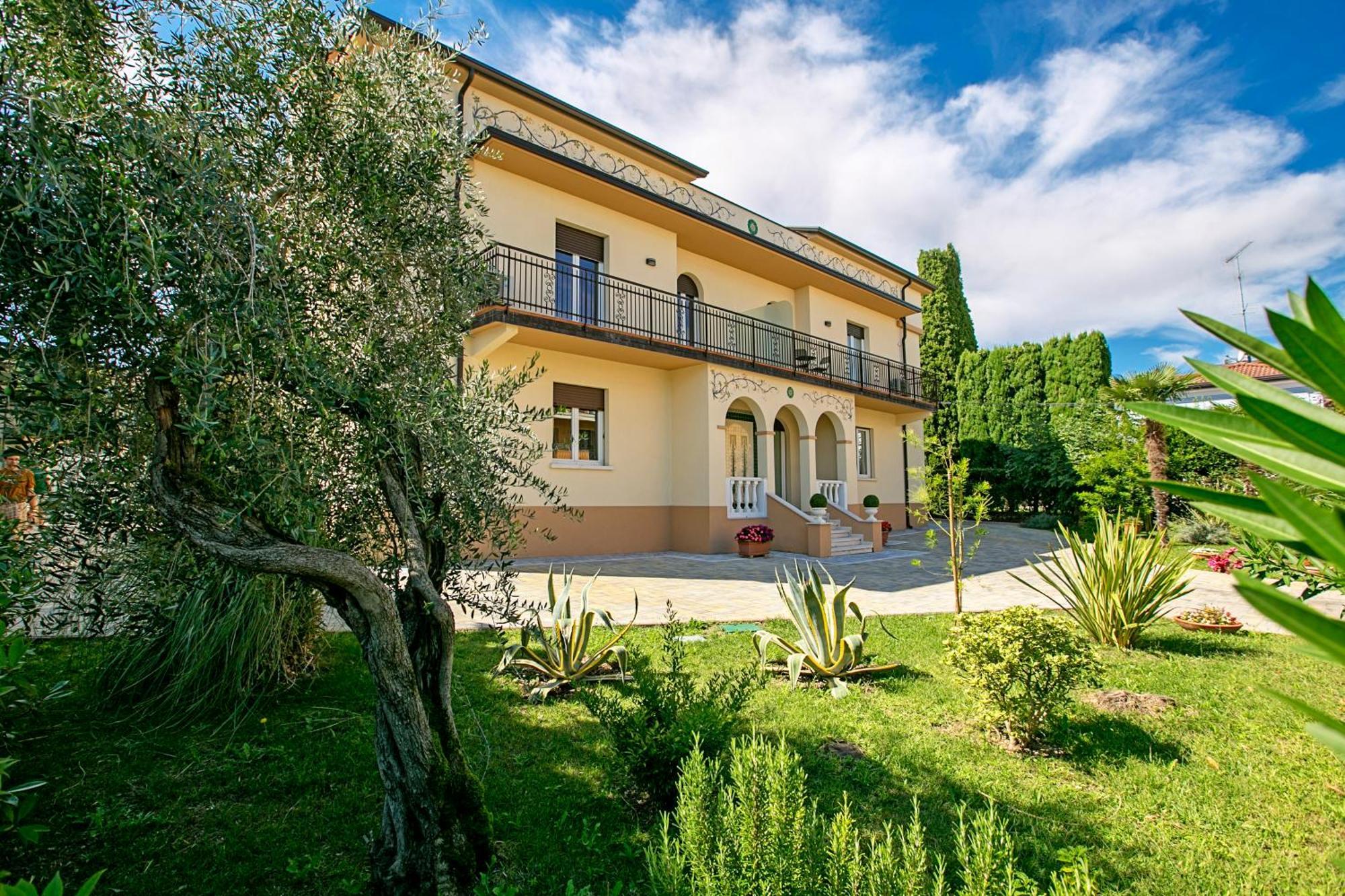 Villa Mimosa - Appartamento 2 - Happy Rentals Дезенцано-дель-Гарда Екстер'єр фото
