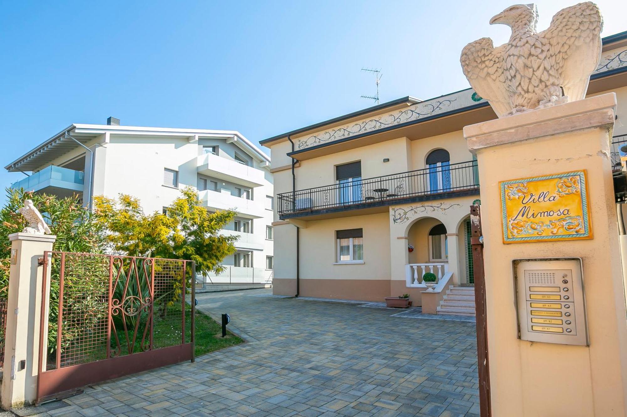 Villa Mimosa - Appartamento 2 - Happy Rentals Дезенцано-дель-Гарда Екстер'єр фото