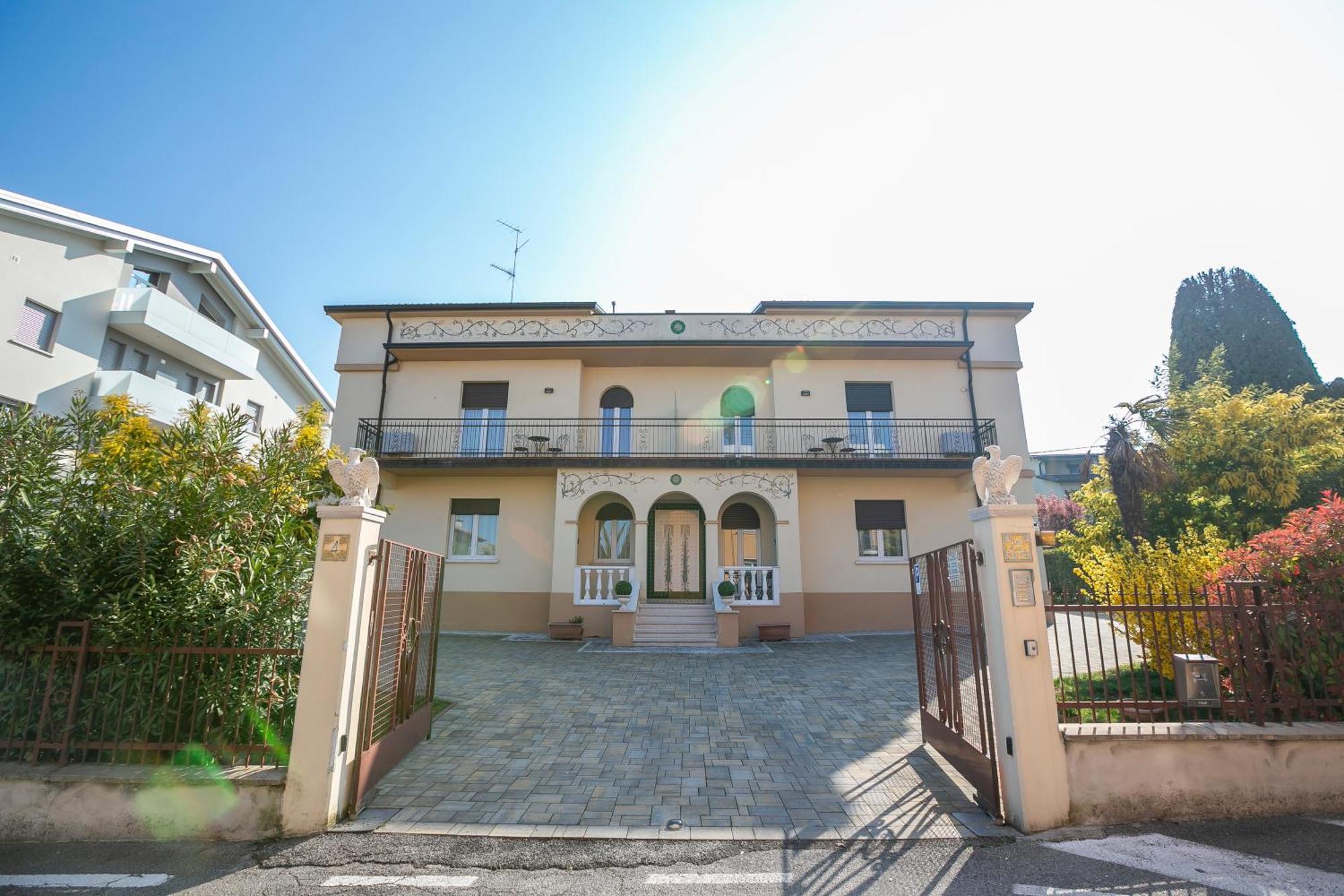 Villa Mimosa - Appartamento 2 - Happy Rentals Дезенцано-дель-Гарда Екстер'єр фото